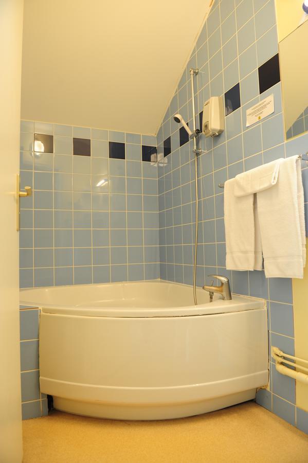 Logis Argonne Hotel Vouziers 外观 照片
